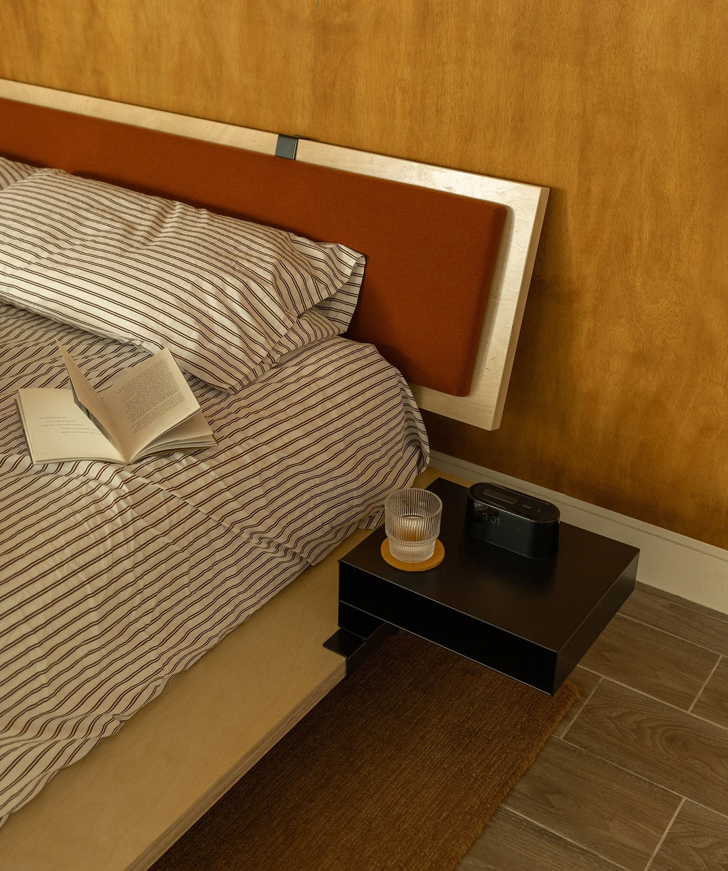 Bedside Table - Image 5